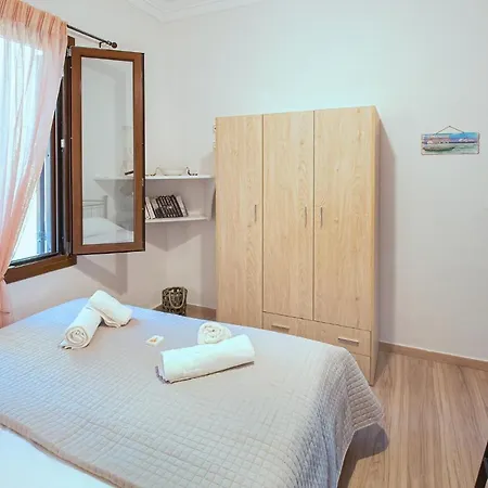 Chez Konstantinos Holiday home *