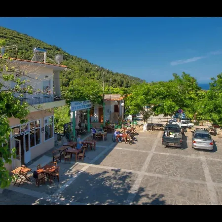 Chez Konstantinos Kallirakhi