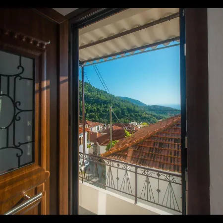 Chez Konstantinos Kallirákhi